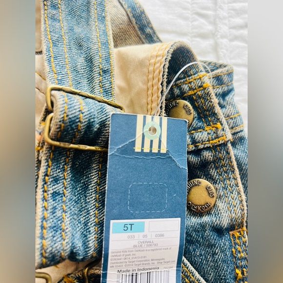 Oshkosh From Genuine Oshkosh Boys Size 5T  Denim/Blue Jean Overalls - Picture 6 of 8